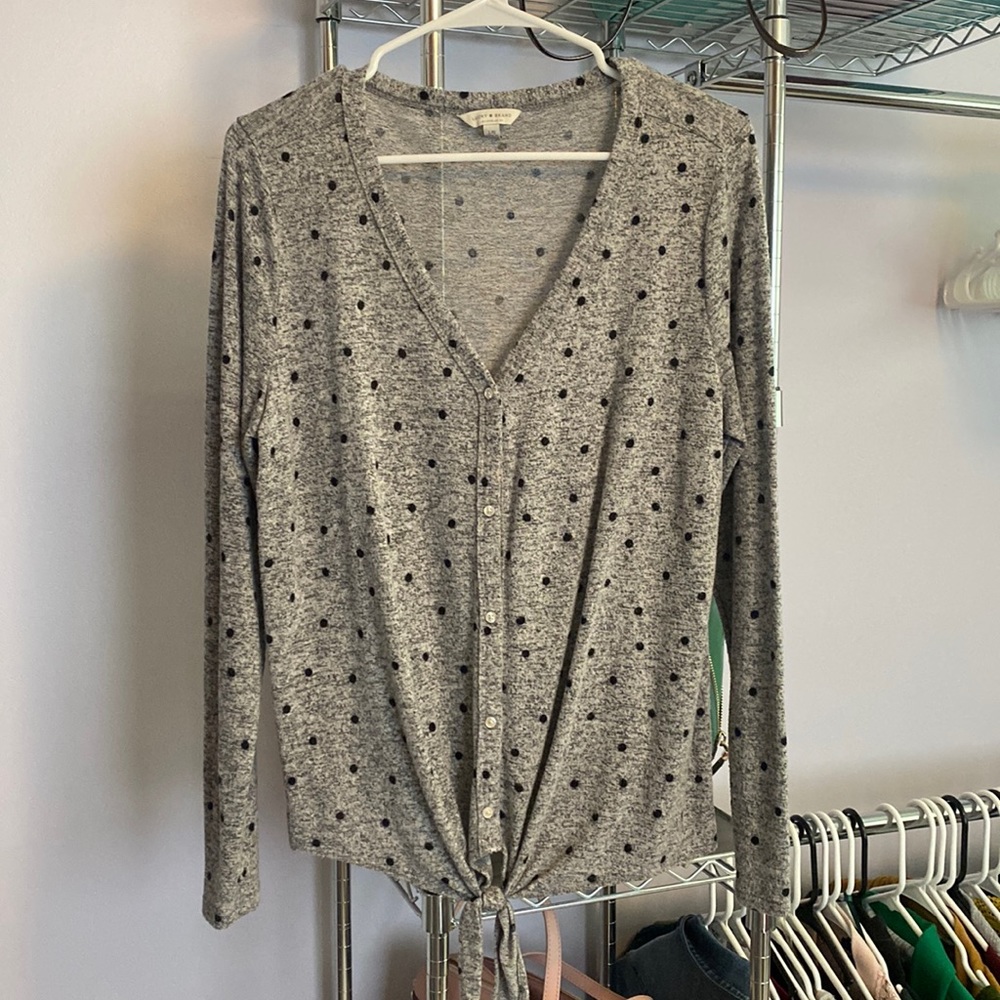 Lucky brand gray and black polka dot long sleeve